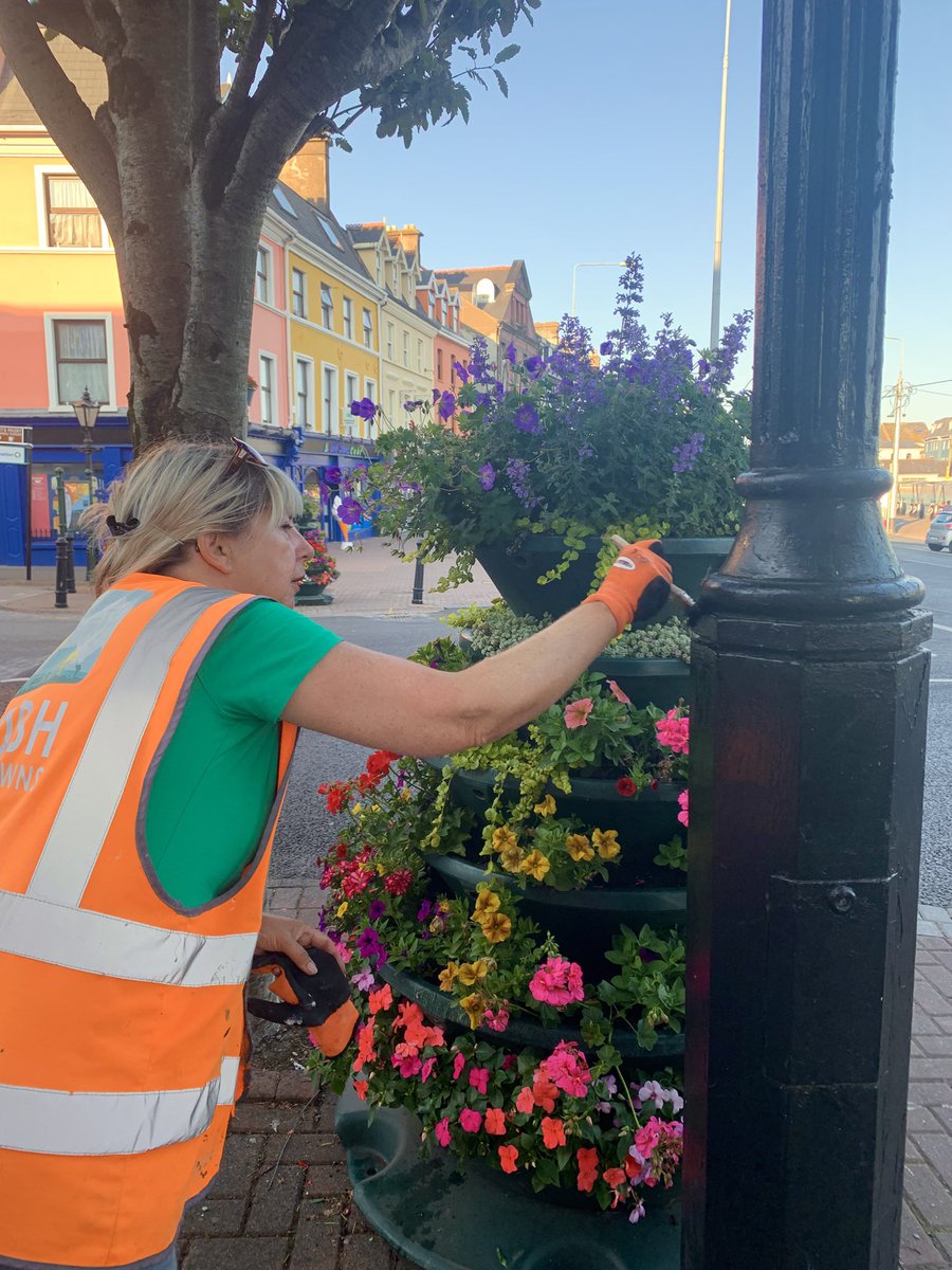 Cobh Tidy Towns🌻 (@cobhtidy) on Twitter photo What a day tomorrow in Cobh! Kids Clothes Swop in the library, Farmers Market in the Prom and then a massive gathering of our community to parade to Old Church with <a href="/GardaTraffic/">An Garda Síochána</a> band and horses for a 24hour walk fundraising for <a href="/marymountcork/">Marymount Hospice</a> We’ve been busy getting ready ❤️ What a day tomorrow in Cobh! Kids Clothes Swop in the library, Farmers Market in the Prom and then a massive gathering of our community to parade to Old Church with <a href="/GardaTraffic/">An Garda Síochána</a> band and horses for a 24hour walk fundraising for <a href="/marymountcork/">Marymount Hospice</a> We’ve been busy getting ready ❤️