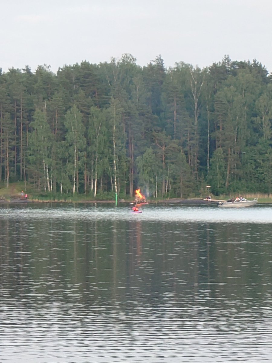 KirsiTuukka's tweet photo. Kokko se on pienempikin Kokko #taipalsaari https://t.co/pcOCIMjBlA