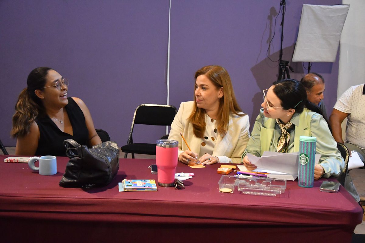 ¡Sensibilizando sobre las #Paternidades!  Personal de la #SECVER participó en el taller "Crianza con ternura. Enfoques para una cultura del cuidado" impartido por World Vision México.

Reflexionamos sobre la crianza y nuestros roles como personas cuidadoras
 #CrianzaConTernura