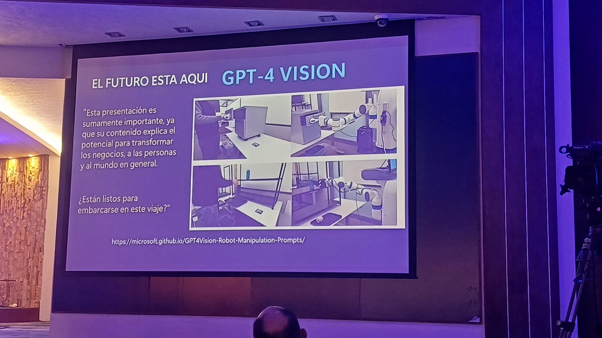 #AIDay2025 <a href="/TecCSF/">ITESM CSF</a> "La presentación que vamos a ver el día de hoy es el futuro, pero, están preparados para embarcarse en este viaje?" Jorge Pérez Luna