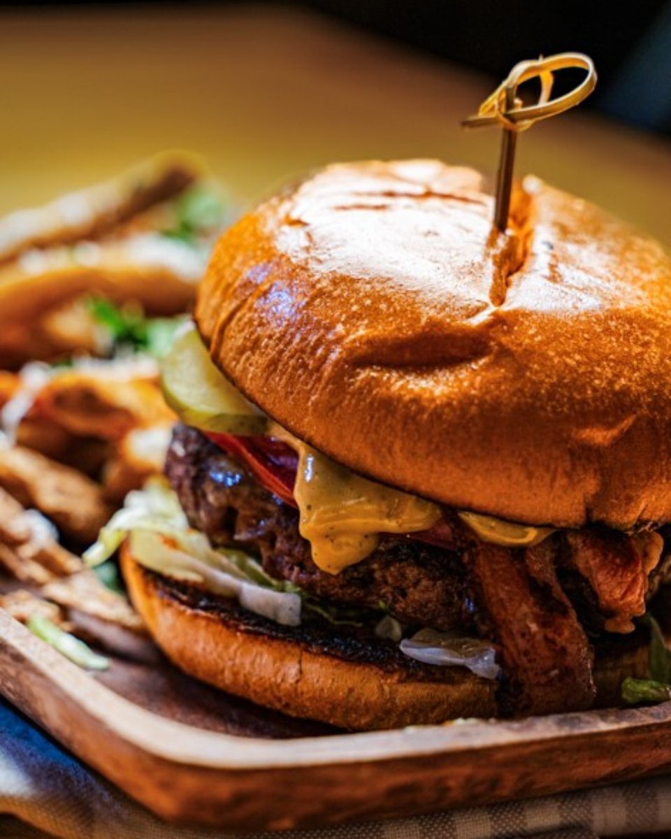 LiciousTO's tweet image. Make a #LiciousTO reservation today at any one of the 220+ participating restaurants across the city,
Browse restaurants and make your reservation today: toronto.ca/explore-enjoy/…
Pictured:
Function
CopaCabana
JOEY King St