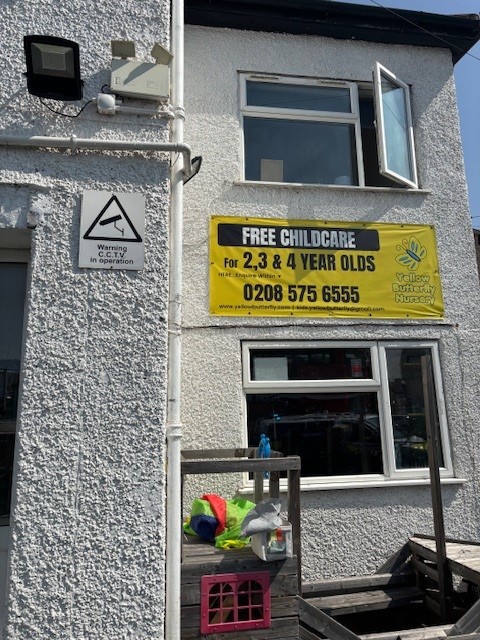 Big smiles &amp; loud sirens at #YellowButterflyNursery! We teamed up with <a href="/MPSLadyMargaret/">Lady Margaret LPT</a> to intro the little ones to their local #BobbysOnTheBeat &amp; our mighty #PoliceMinibus 💙The kids loved pressing the #BlueAndTwos &amp; giving the #BullHorn a blast! 🔊#CommunityFun #MiniOfficers