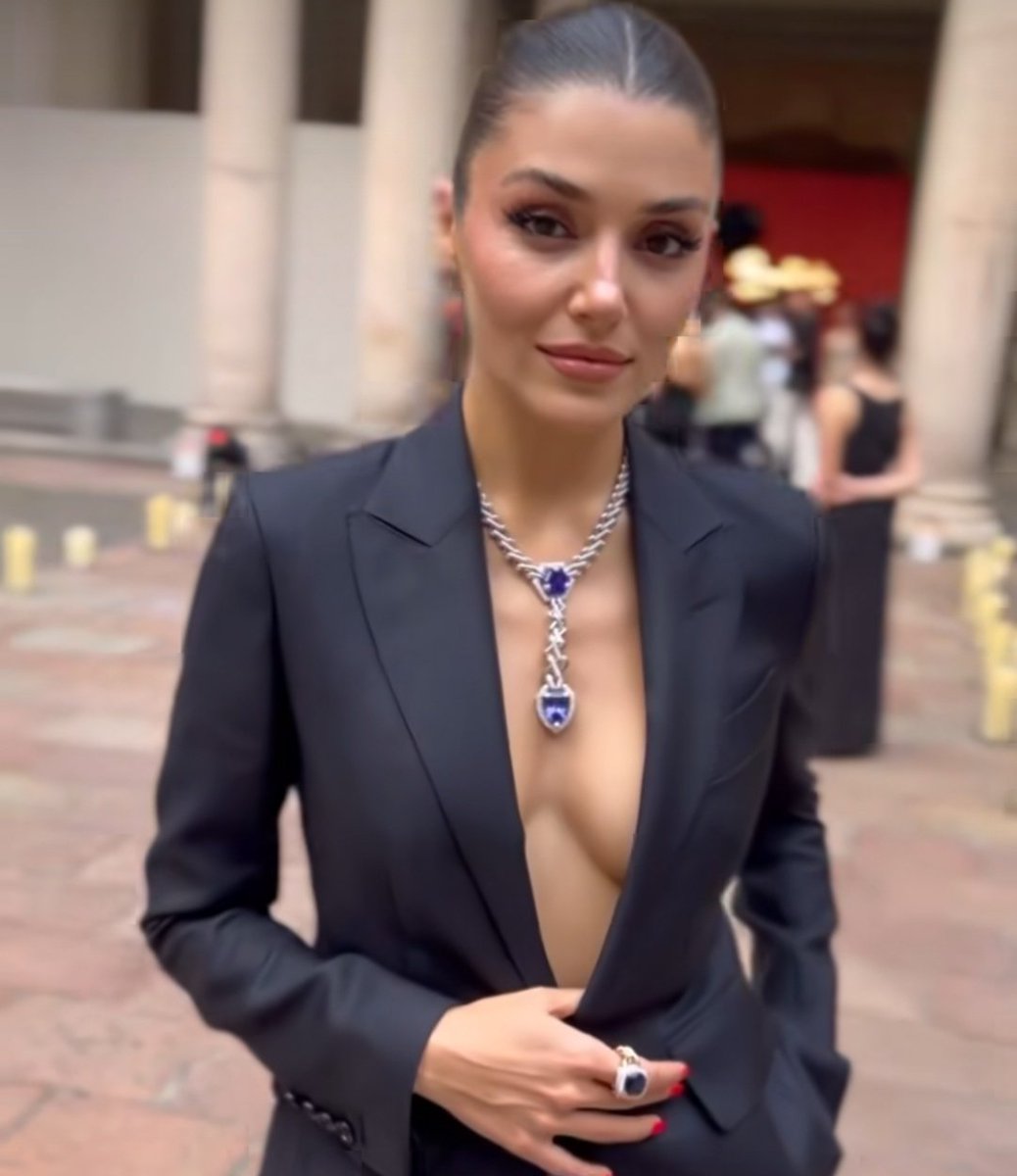 Hande Erçel ❤️‍🔥