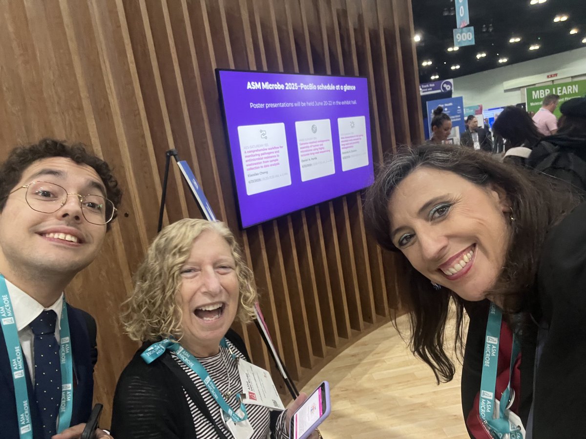 ⁦<a href="/PacBio/">PacBio</a>⁩ at the #ASMMicrobe enjoying the treasure hunt