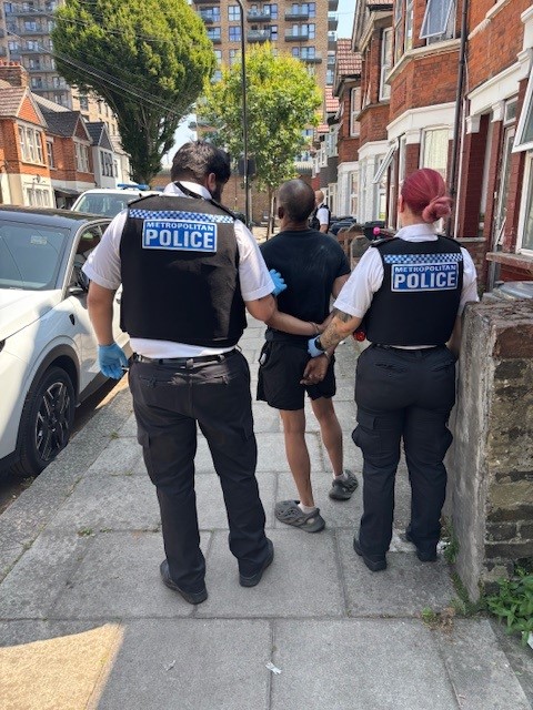 🚨 What a week it’s been! 💥 To top this busy week off, we also arrested a male wanted for multiple #Thefts! 🔗🚓&amp;  today we hit the streets of #Southall for #VAWG patrols, keeping our communities safe 👣💙#BusyButBrilliant #CommunityPolicing #StrongerTogether #SaferSouthall