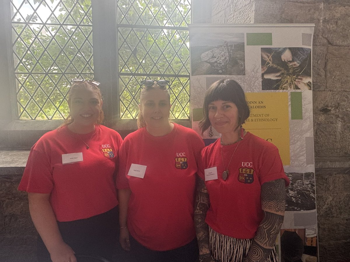 UCCFolklore's tweet image. Lá iontach! A great first day at @FolkloreSociety conference! Happy folklorists!