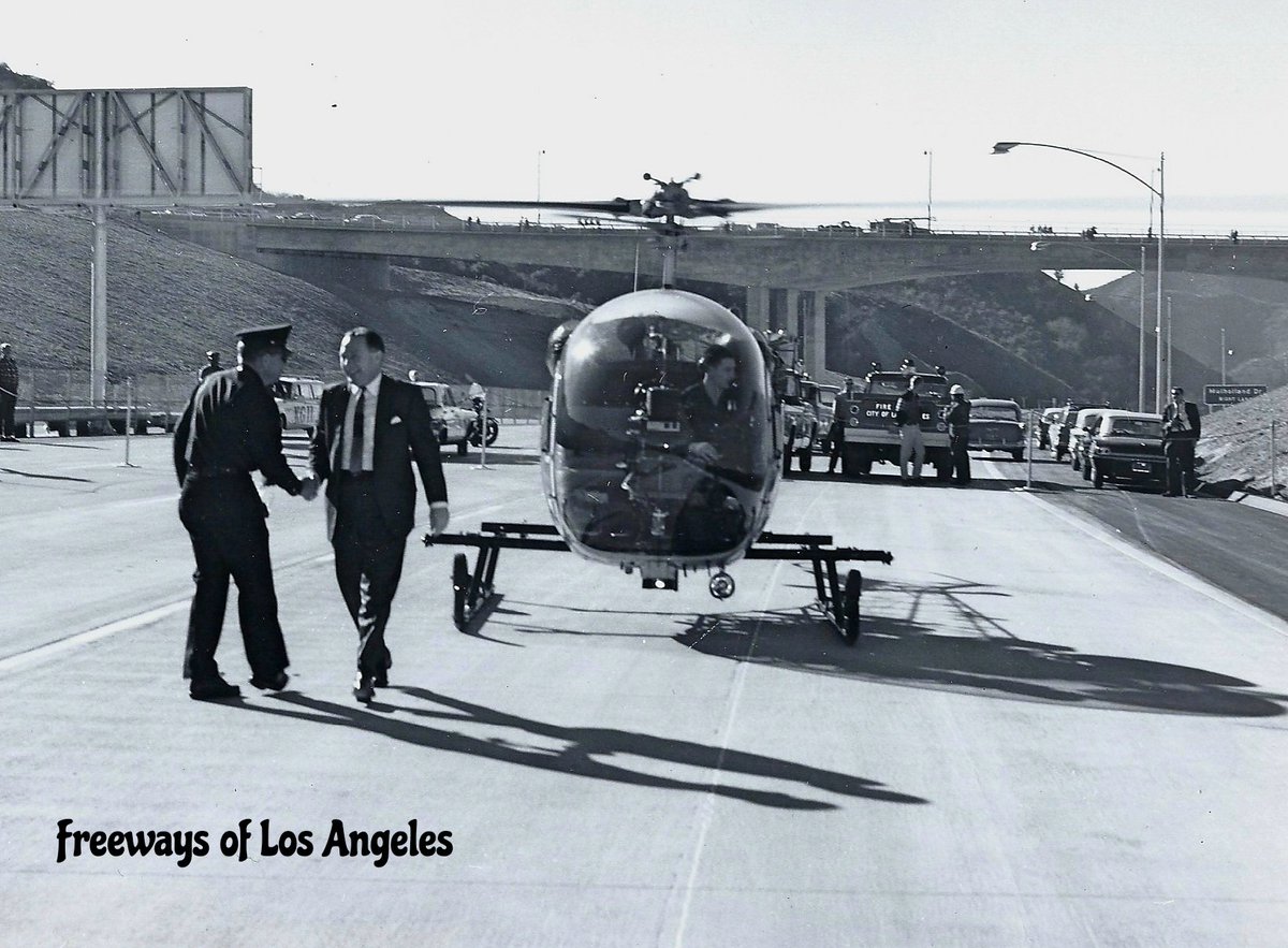 FreewaysLA's tweet image. 1962-Dec-02 - Then mayor Sam Yorty arriving by helicopter at ribbon cutting opening festivities on NB San Diego Fwy (I-405) lanes near Mulhulland Dr OC (DOH D7 Archives photo).