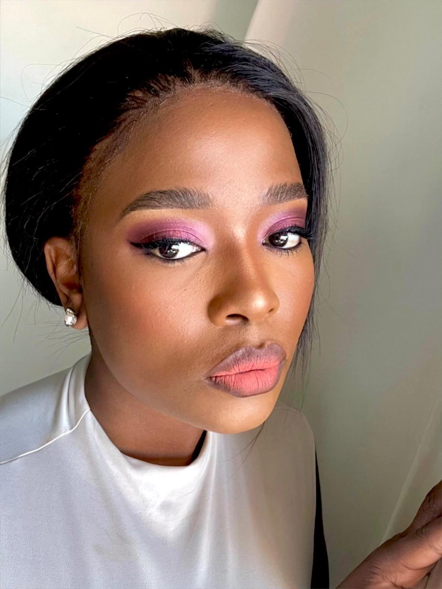 Winnie Bellingham ♥️| Mayor yaseSidwadweni (@mchumaneb) on Twitter photo Eye Shadow Palette by my friend Thuthuzela Masangwana , founder of #DailyDivaByThuthu #PinkFriday #GirlTalkZA 
🥹Angayonwabela inkxaso yenu! 🙏🏽 Her clients could be on your TL. Kindly RT. 
Thanks. Eye Shadow Palette by my friend Thuthuzela Masangwana , founder of #DailyDivaByThuthu #PinkFriday #GirlTalkZA 
🥹Angayonwabela inkxaso yenu! 🙏🏽 Her clients could be on your TL. Kindly RT. 
Thanks.