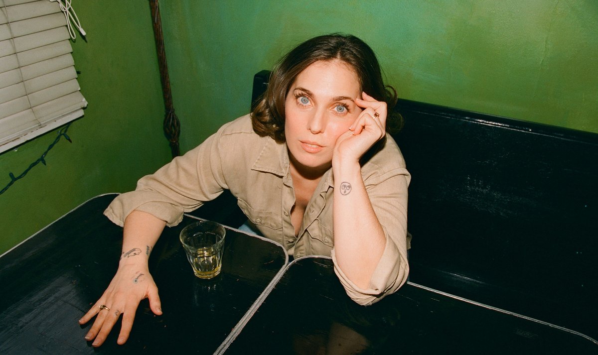 In honor of the release of 'Scratch It', <a href="/Bandcamp/">bandcamp</a> presents the Guide to U.S. Girls 

Read here 💿
daily.bandcamp.com/lists/us-girls…