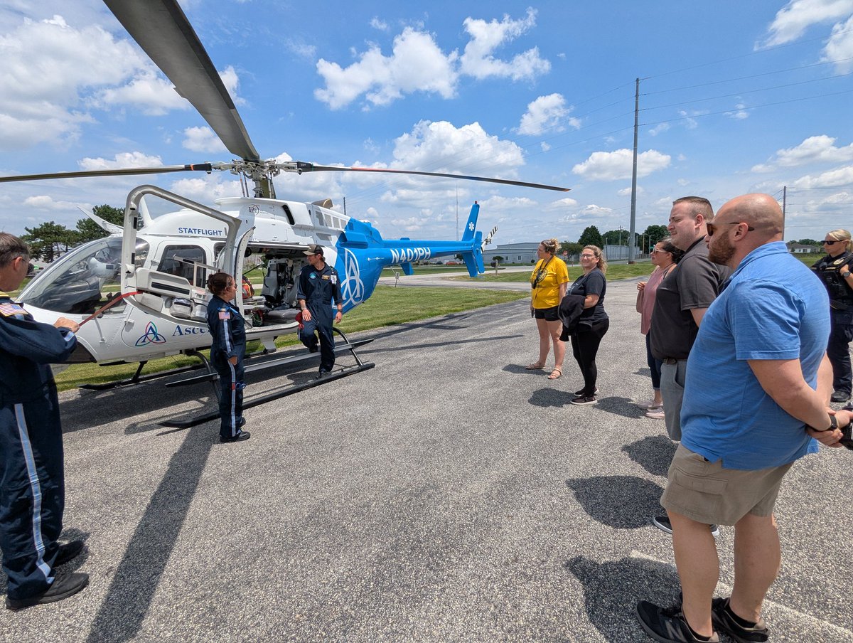 HancockIN911's tweet image. Thank you to @StVincentIN Stat Flight 5 for coming to our center and talking about air ambulance operations with our dispatchers. We know when time is critical, it's a great resource to have for our community π