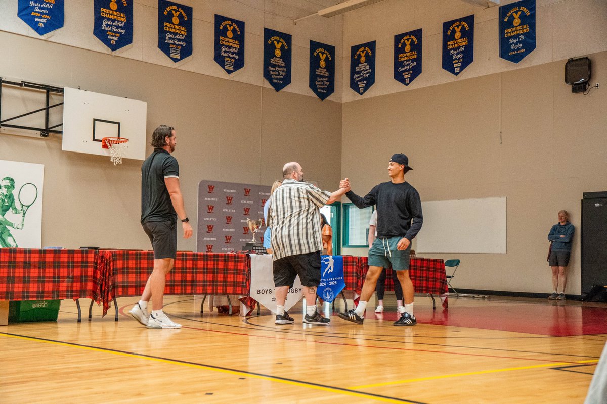 Honoring excellence on and off the field—West Vancouver Secondary celebrates the achievements of its outstanding student-athletes. A special congrats to Benji Thiel for receiving the Beddow Award. #WVSS
