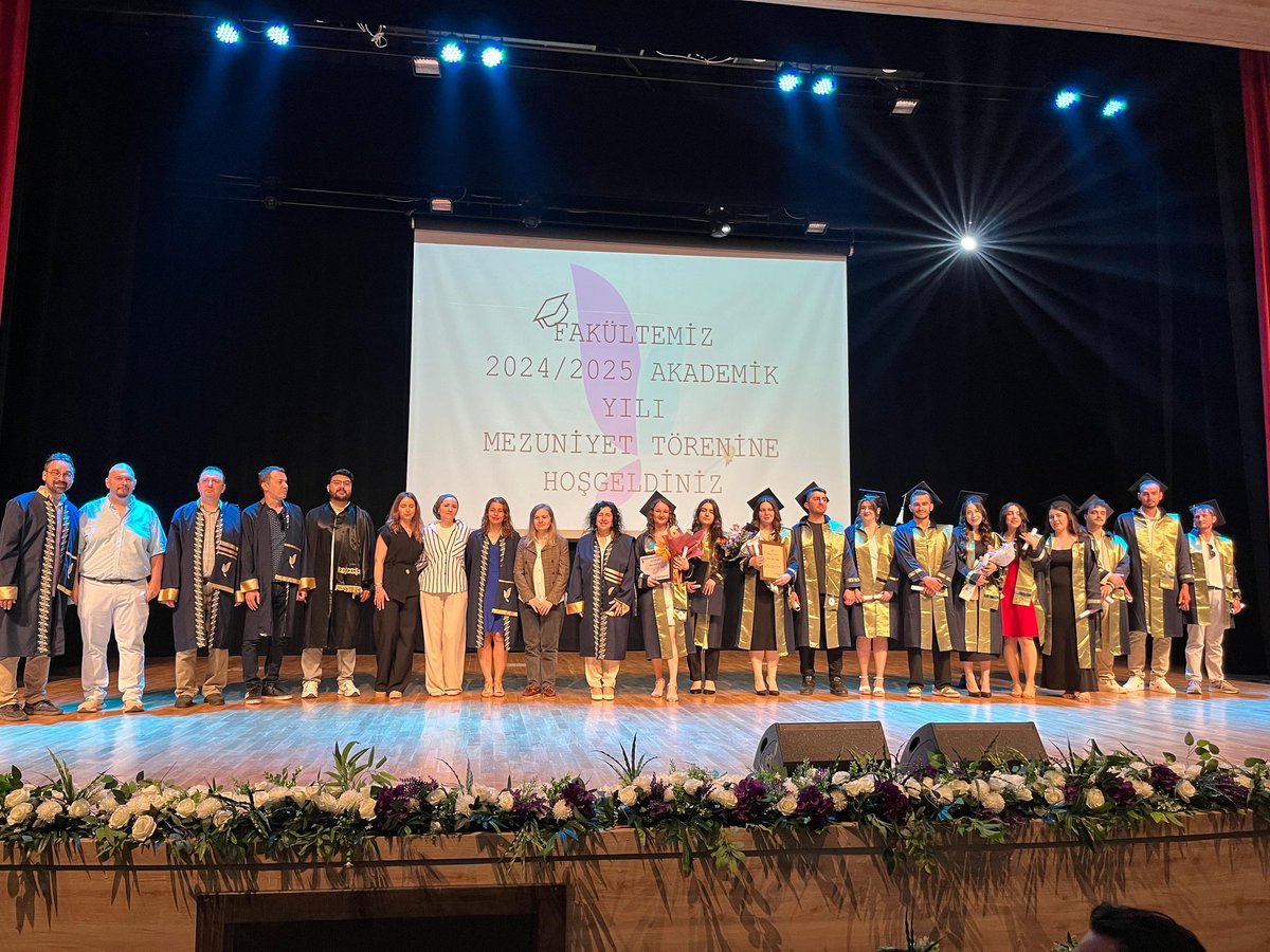 2024-2025 mezunlarımızı gururla uğurladık! 🎓
Yalova Üniversitesi, İİBF, Çalışma Ekonomisi ve Endüstri İlişkileri Bölümü olarak, emeklerinin meyvesini toplayan tüm öğrencilerimizi tebrik ediyor, yolları açık olsun diyoruz. 👏