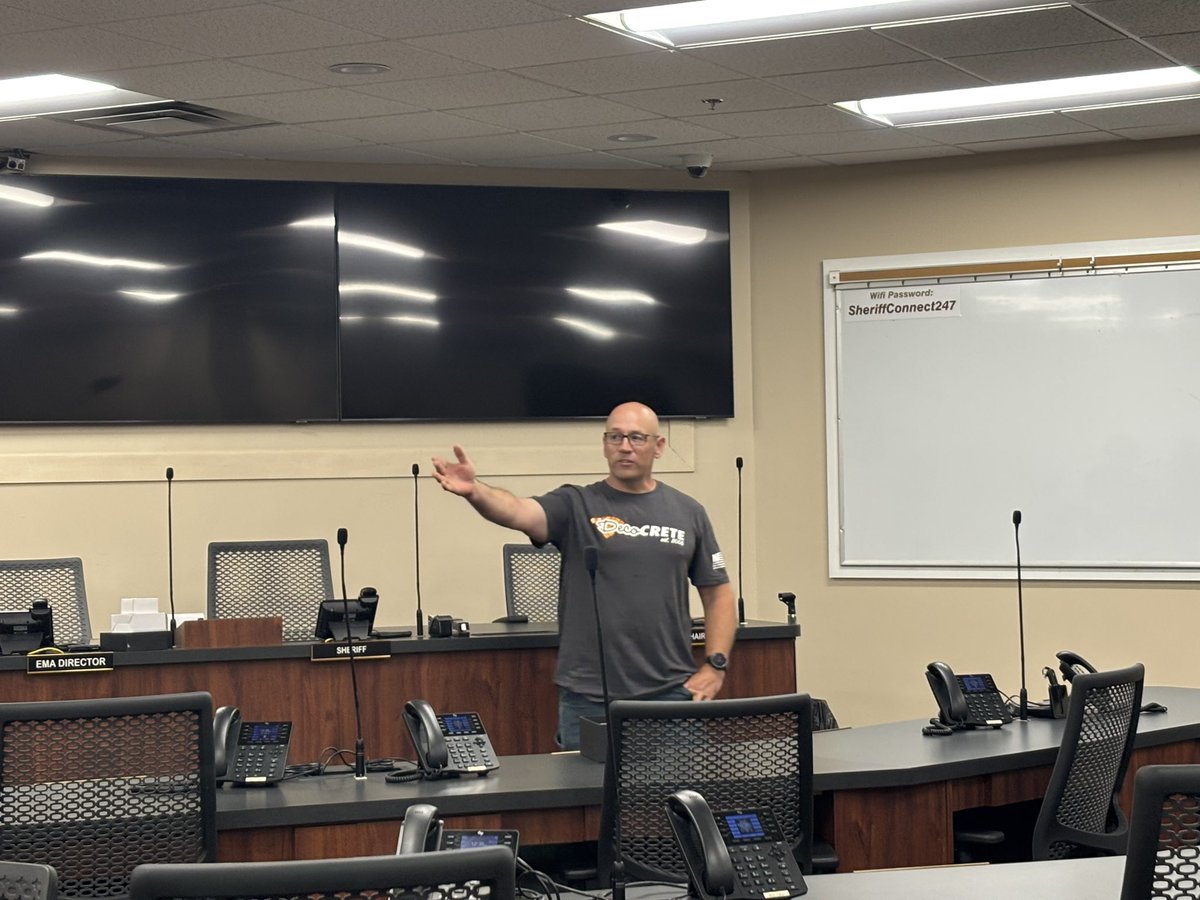 Please join us in congratulating Corporal L. Wingert on his retirement after 20 years of dedicated service to the residents of Kankakee County.  We thank him for his years of service and wish him all the best in his well-earned retirement.