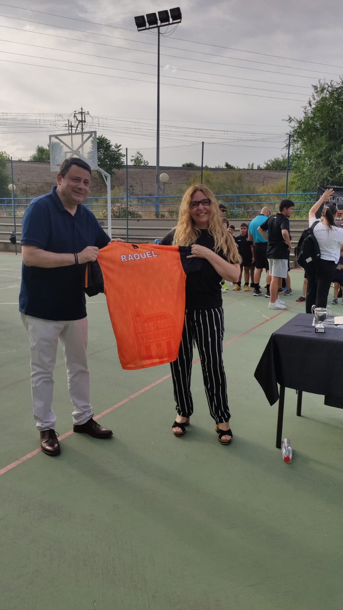 🎉 Hoy he estado en la clausura de la temporada 2024/25 del Club Deportivo <a href="/valderas_fs/">Valderas FS</a> #Alcorcón.

🥰 ¡Qué orgullo ver tanto esfuerzo, ilusión y deporte en estado puro! 🏆⚽ Gracias por invitarme a pasar una tarde con vosotros y vosotras