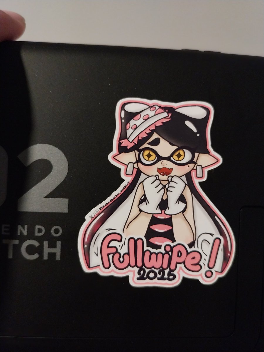 SplatoonCyan's tweet image. Pimp my #NintendoSwitch2 
Thx to @GlitchedBarbie_ for the sticker she gave for #Fullwipe