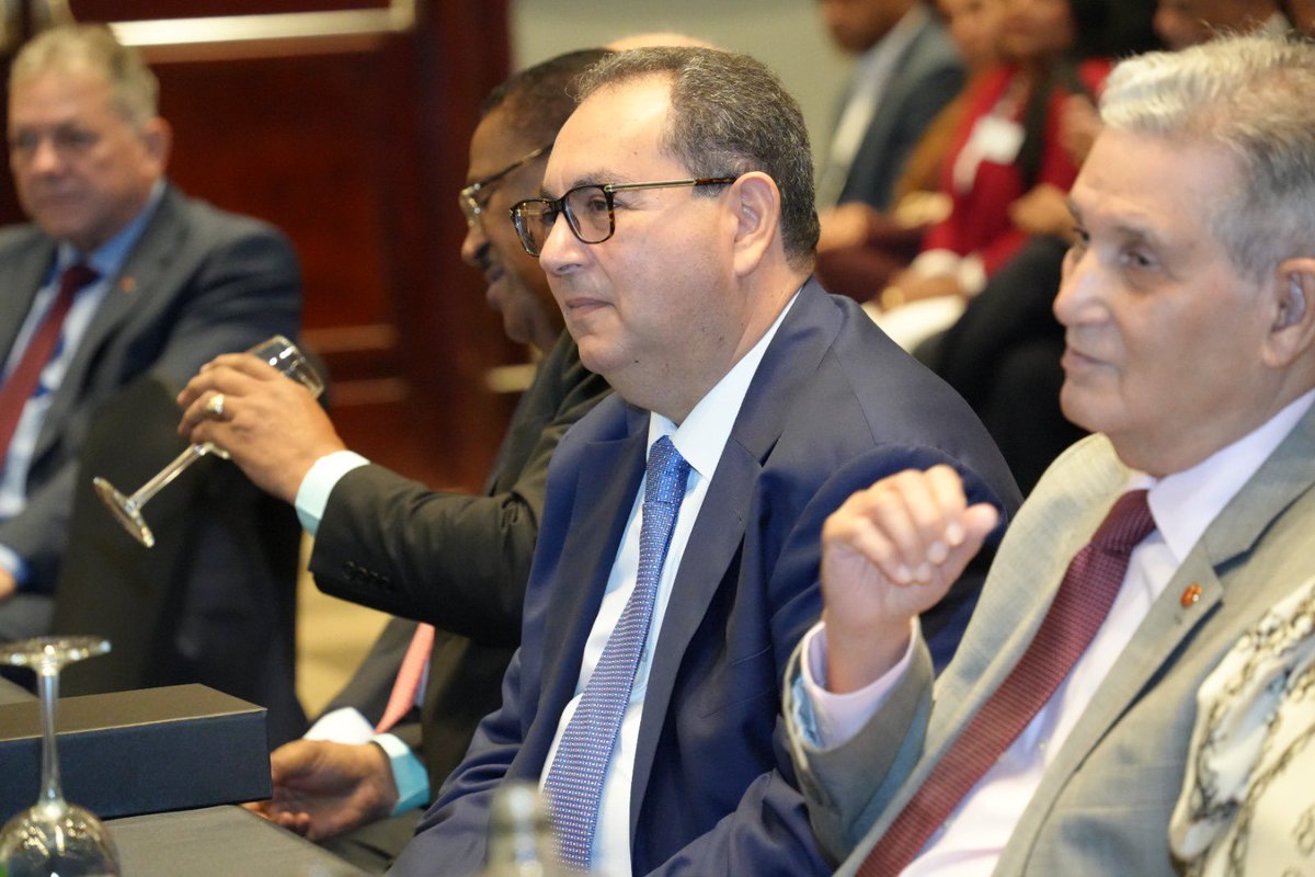 Agradecemos el valioso reconocimiento otorgado por el Consejo de Enseñanza e Investigaciones en la III Jornada Científica de la Ciudad Sanitaria Dr. Luis E. Aybar. Este galardón reafirma nuestro compromiso con el avance médico y el fortalecimiento institucional.
