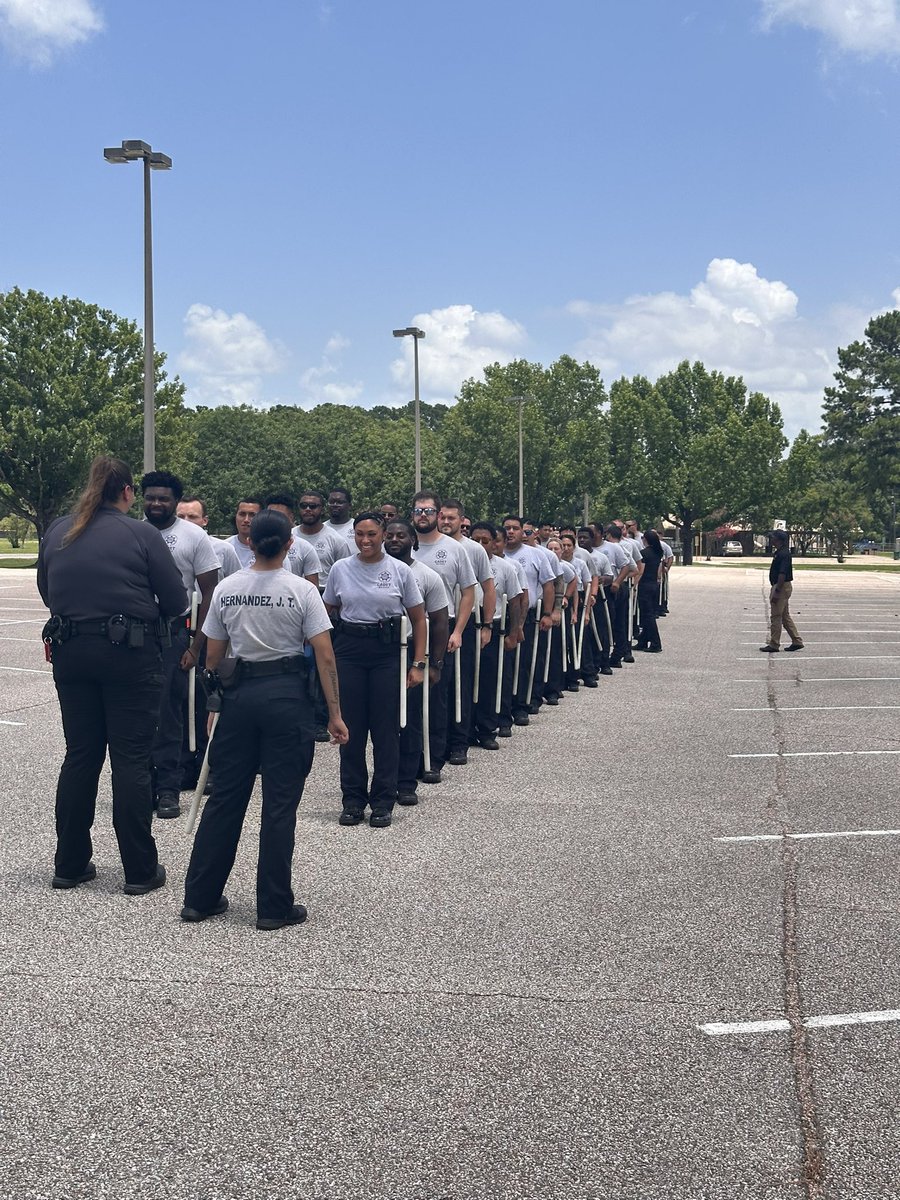 DavidBJasper's tweet image. HCSO Academy Update! BPOC Class #B3-24 is diving into Field Force Operations, mastering skills for public safety under the stellar guidance of Deputies Kevin Turek, Kathleen Duncan, Kodie Adolph, Anthony Warren, and Sgt. Chester Smith. Proud of our future deputies!