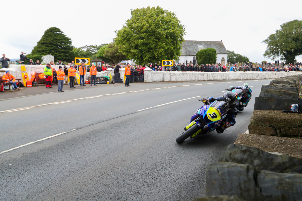 Southern 100 (@s100isleofman) on Twitter photo This year's four <a href="/ttracesofficial/">Isle of Man TT Races</a> winners headline a full-to-capacity entry list for the 70th Anniversary of the <a href="/iomsteampacket/">Steam Packet Company</a>ย Southern 100 Road Races, taking place from Monday 7th to Thursday 10th July 2025.ย
Read more > f.mtr.cool/xzujxicyxz This year's four <a href="/ttracesofficial/">Isle of Man TT Races</a> winners headline a full-to-capacity entry list for the 70th Anniversary of the <a href="/iomsteampacket/">Steam Packet Company</a>ย Southern 100 Road Races, taking place from Monday 7th to Thursday 10th July 2025.ย
Read more > f.mtr.cool/xzujxicyxz