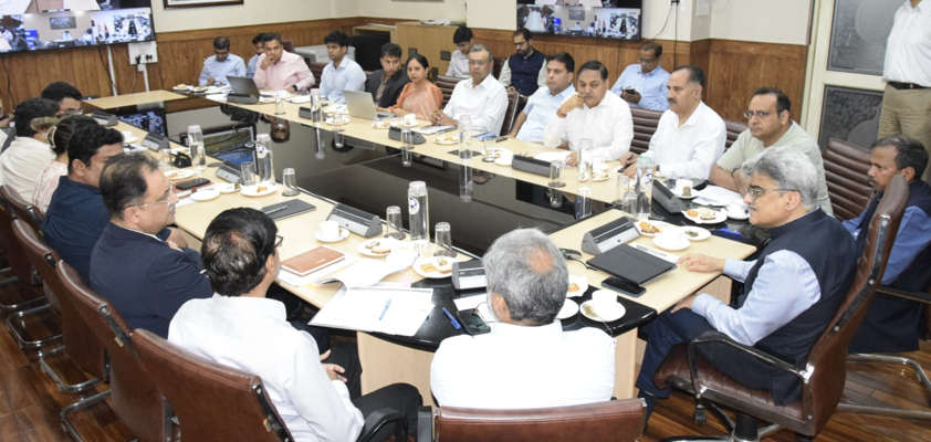 CS mandates IT Deptt for swift revival of unaudited websites statetimes.in/cs-mandates-it…