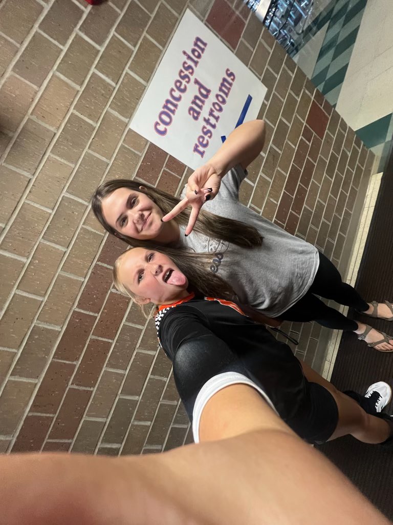 holcombvbsb's tweet image. Happy Birthday wishes to one of our juniors Taylor Knoll! 
Hope you have a great day celebrating you!! 🧡🖤🏐