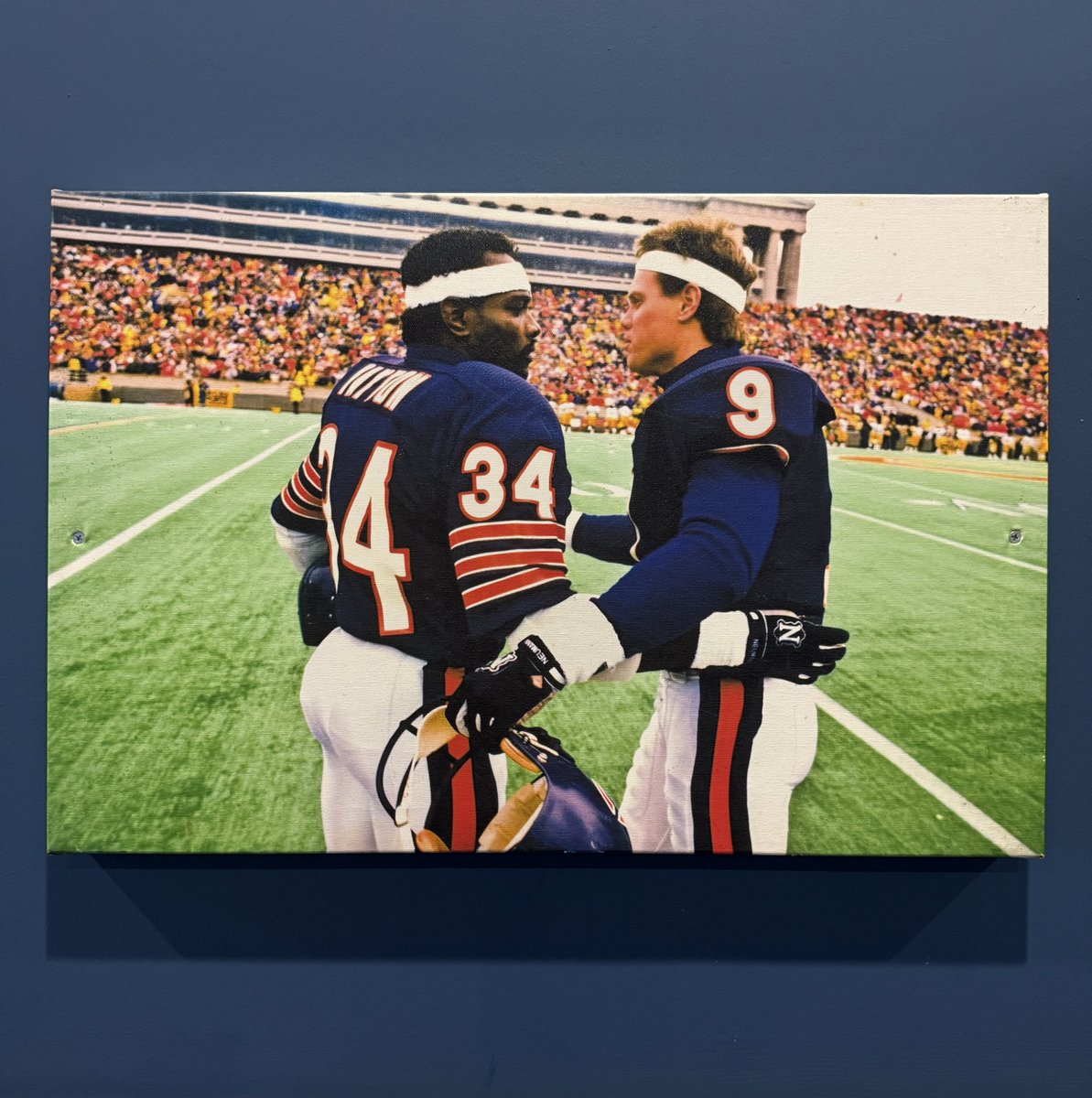 Jarrett Payton (@paytonsun) on Twitter photo Just walked into a <a href="/BWWings/">Buffalo Wild Wings</a> down in Southern IL and saw this… 🐻⬇️
The 🐐 and The Punky QB. #Bears
<a href="/walterpayton/">Walter Payton</a> | <a href="/JimMcMahon/">Jim McMahon</a> Just walked into a <a href="/BWWings/">Buffalo Wild Wings</a> down in Southern IL and saw this… 🐻⬇️
The 🐐 and The Punky QB. #Bears
<a href="/walterpayton/">Walter Payton</a> | <a href="/JimMcMahon/">Jim McMahon</a>