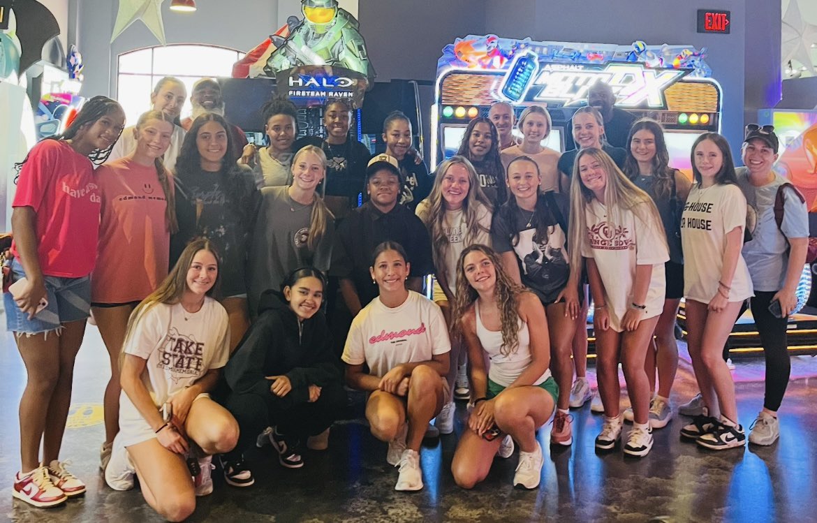 EMHSGirlsBB's tweet image. Bulldog Squad Off the Court, Still in Attack Mode 🔥🎯 — The team took the heat to the laser tag arena for some high-intensity fun and team bonding today.💥From fast breaks to laser chases, chemistry doesn’t stop in the off-season. 🔒🏀
#TeamBonding #LaserTagLegends #GoDogs!