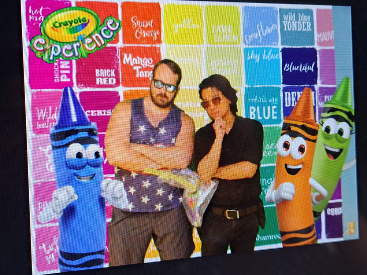 Bagman and Moonman go to the crayon factory