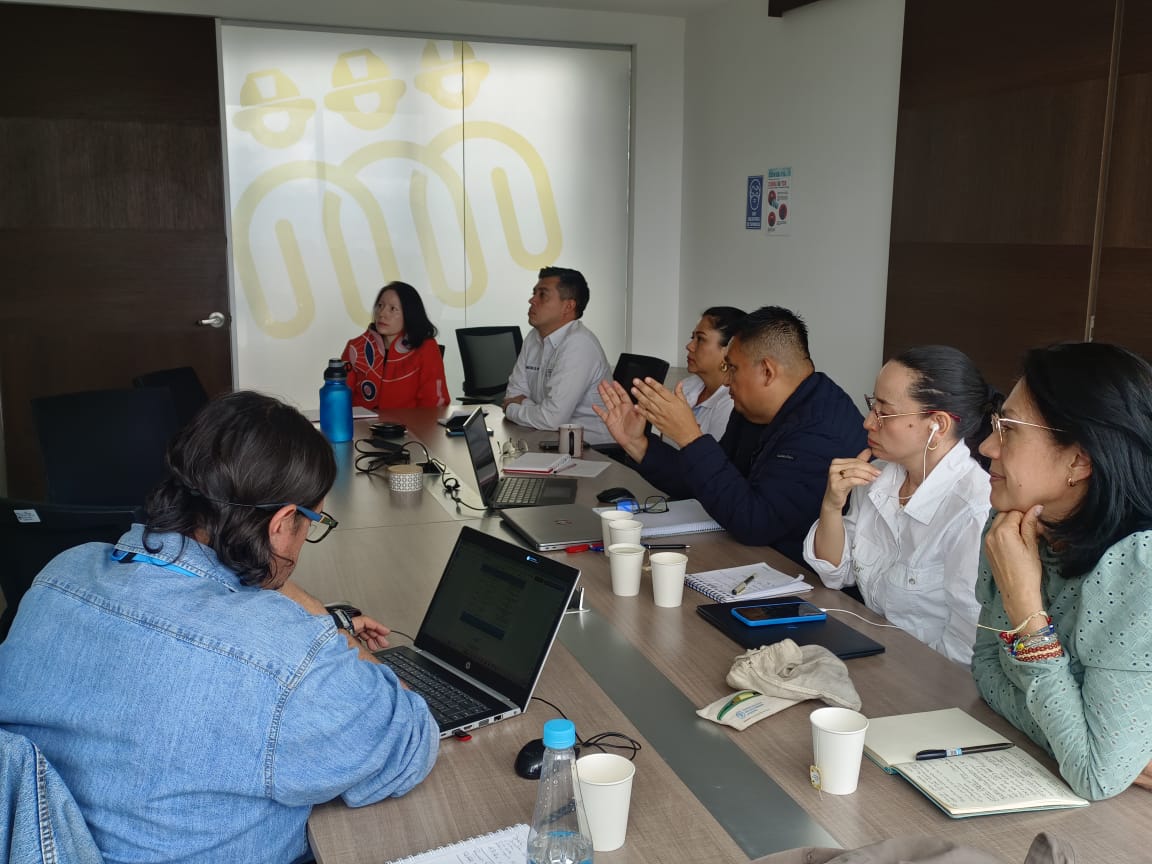 #AEstaHora 
Avanzamos en la cooperación técnica con la <a href="/DNBomberosCol/">Dirección Nacional de Bomberos Colombia</a> para fortalecer acciones conjuntas en el Manejo Integral del Fuego 🔥. <a href="/UNGRD/">UNGRD🇨🇴</a> #HubRegionalLima #EscuchaElFuego