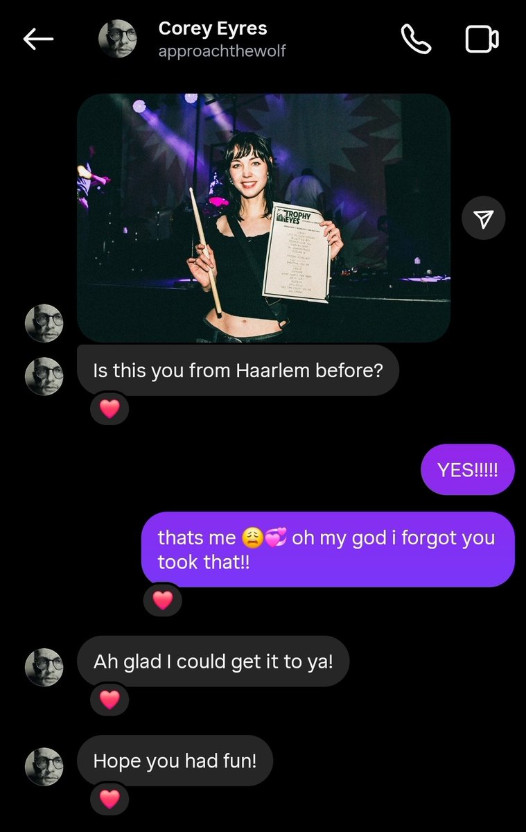 i think the live music industry really consists out of so many beautiful components, one of them being the media people and especially the concert photographers. i love how attentive and how passionate they are, and so very skilled! they capture all our great memories 💞