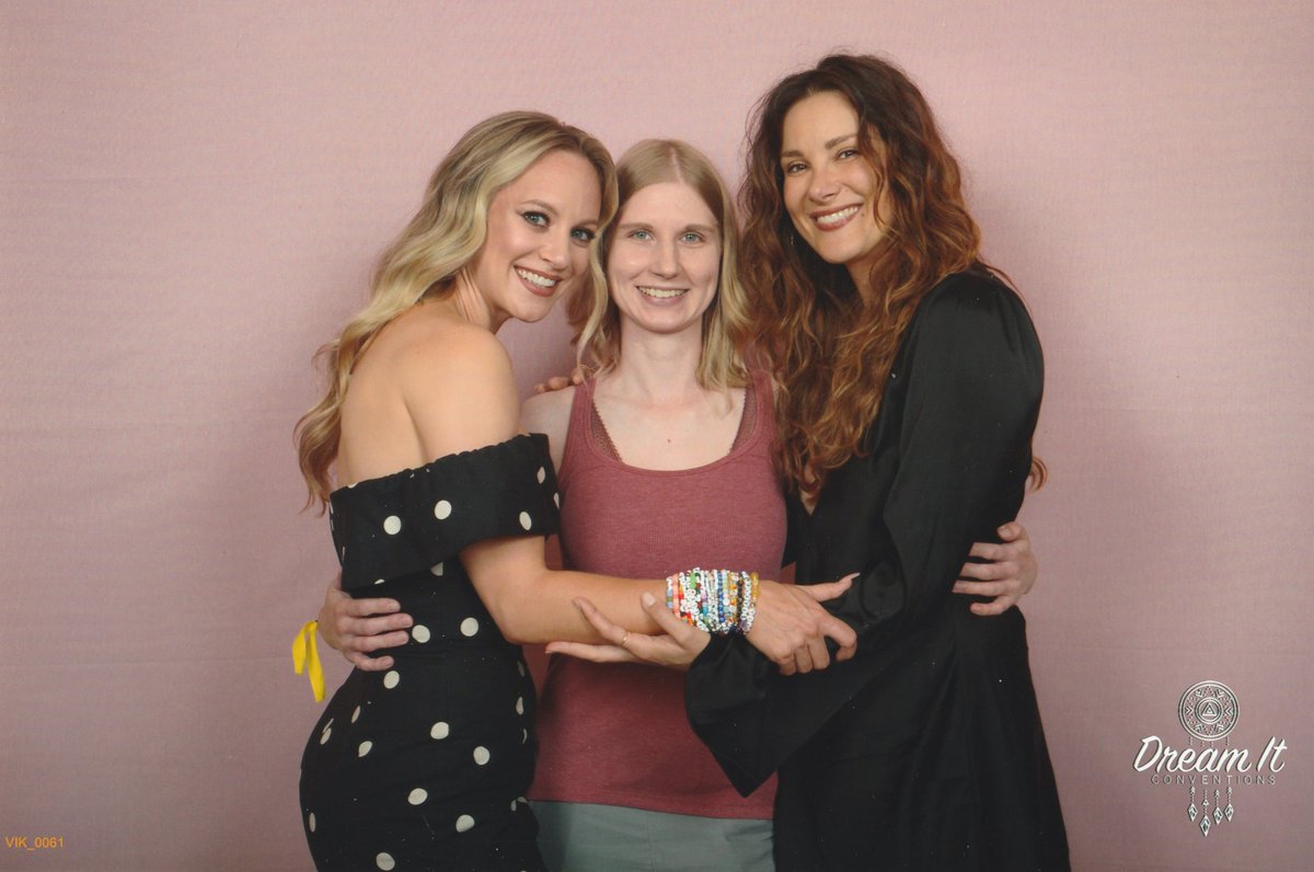 minchen101's tweet photo. I'm so thankful, and my dream come true. Happy girl 🥰
#marina #savestation19 
@DreamitCon @D_SAVRE @spampistefania https://t.co/R9kKlJZ0f0