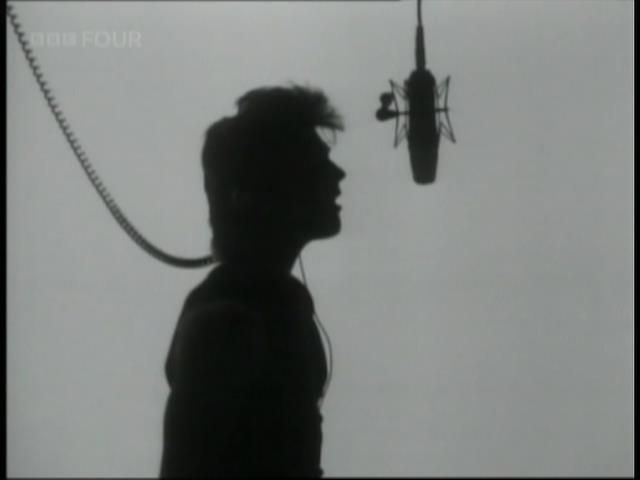 TelevisionVault's tweet image. When there was a power shortage in @Aha_com's recording studio... ⚡️#HuntingHighAndLow ⬆️⬇️ #TOTP #TOTP1986 #TOTP86