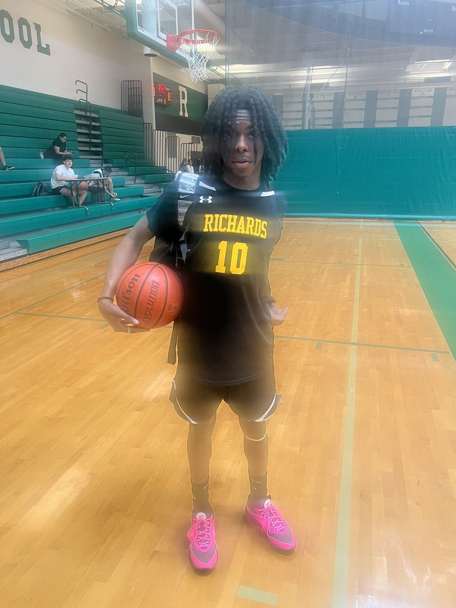 Big Tim (@tdc200) on Twitter photo Class of 2027 6’1” combo guard <a href="/MessiahHorton10/">Messiah Horton</a> is transferring from Wendell Phillips Academy (Chicago) to <a href="/RichardsBball/">H.L. Richards Basketball</a>. Sorry for blurred photo. Class of 2027 6’1” combo guard <a href="/MessiahHorton10/">Messiah Horton</a> is transferring from Wendell Phillips Academy (Chicago) to <a href="/RichardsBball/">H.L. Richards Basketball</a>. Sorry for blurred photo.