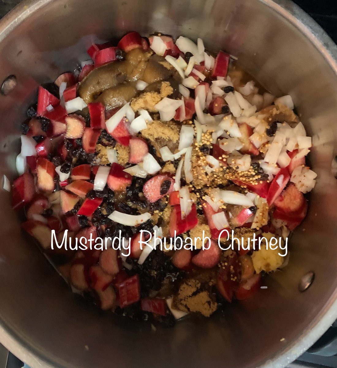 RippleThink's tweet photo. On tap today for our Winter Pantry. #ripplethink #gardentotable #garden #gardening #food #foodphotography #home #family #foodblogger #blogger #vegetarian #vegan #summer #Canada #Ontario #sustainable #agriculture #wholesome #healthy #taste #farmtotable https://t.co/0ciEQBb2cn