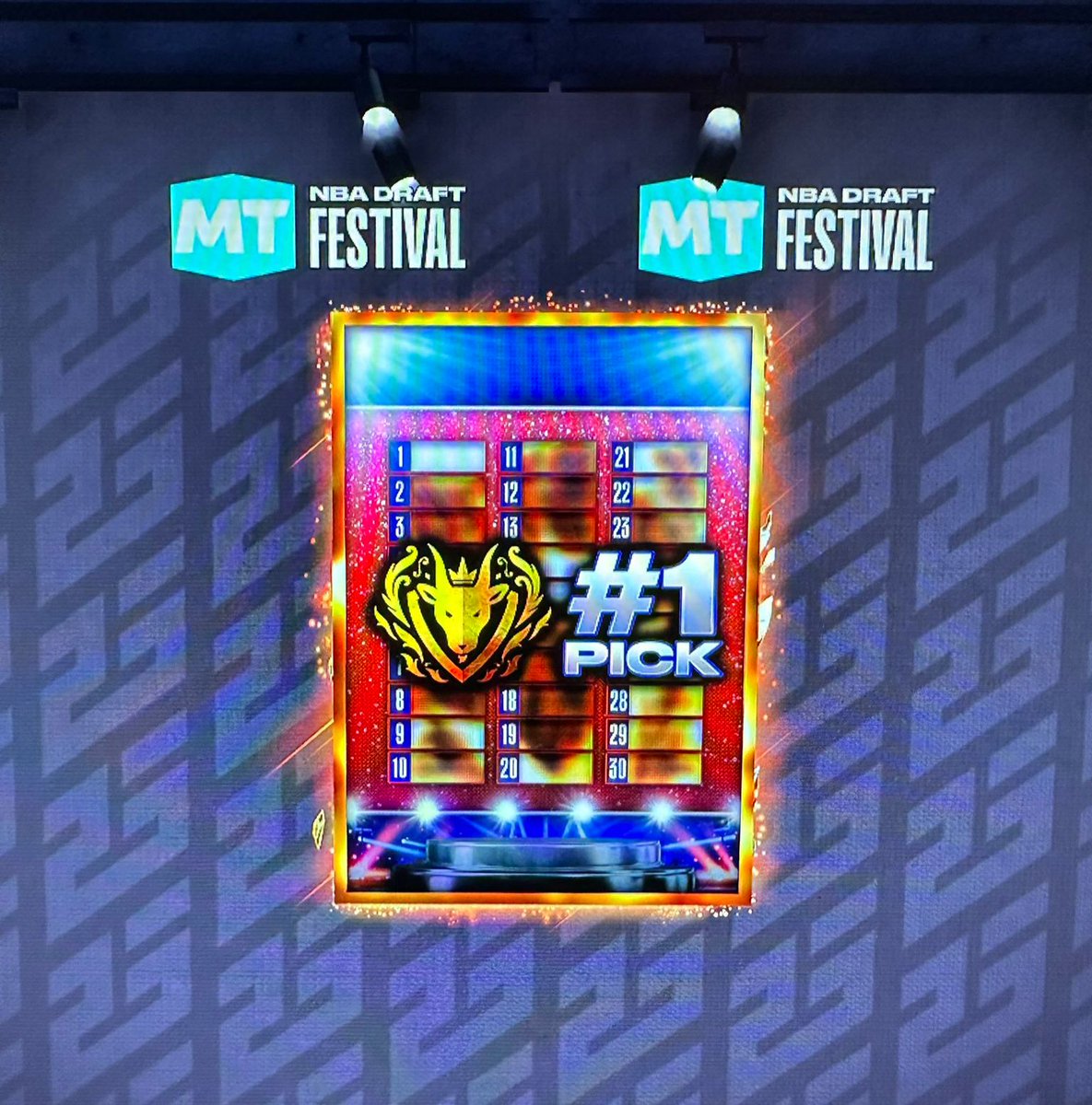 RonniesCode's tweet image. 🚨 New #LockerCode 

MT-NBA-DRAFT-FESTIVAL

Available for 1 Week

#NBA2K #LockerCodes #NBA #NBA2K25