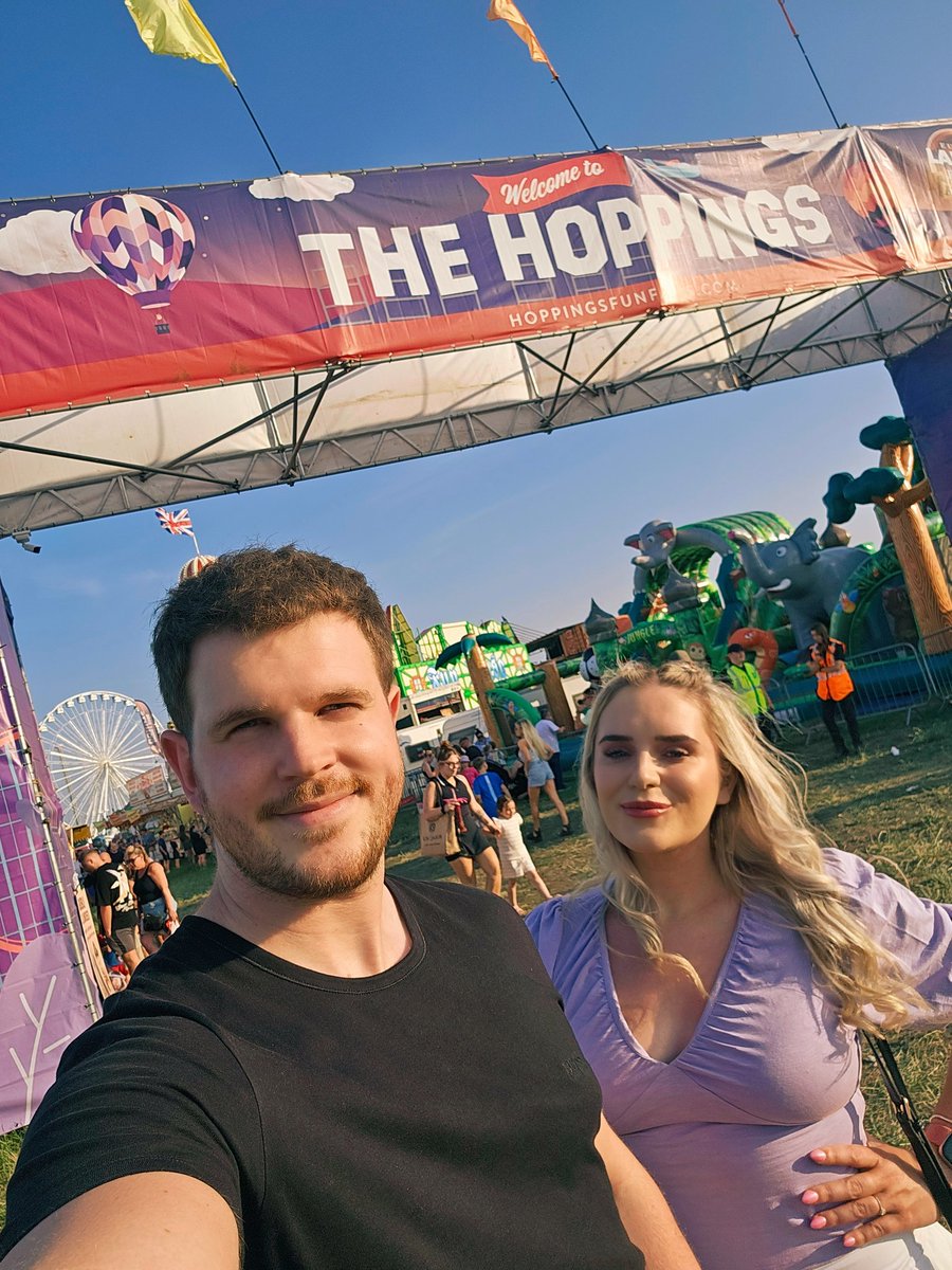 The sun is shining for opening night of The Hoppings 2025! ☺️☀️🎢