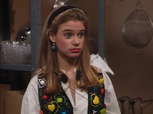 SitcomPeople's tweet photo. Friday question for y'all: Who's your favorite wacky sitcom neighbor? https://t.co/VLrh59dEqP