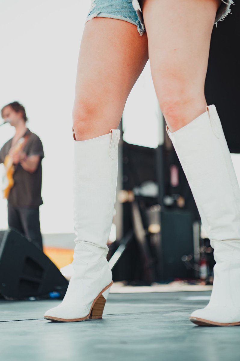 Barefoot Country Music Fest (@barefootcmf) on Twitter photo Always a good day with Lauren Davidson!😍 You made that <a href="/Patron/">Patrón Tequila</a> stage look good girl! Always a good day with Lauren Davidson!😍 You made that <a href="/Patron/">Patrón Tequila</a> stage look good girl!