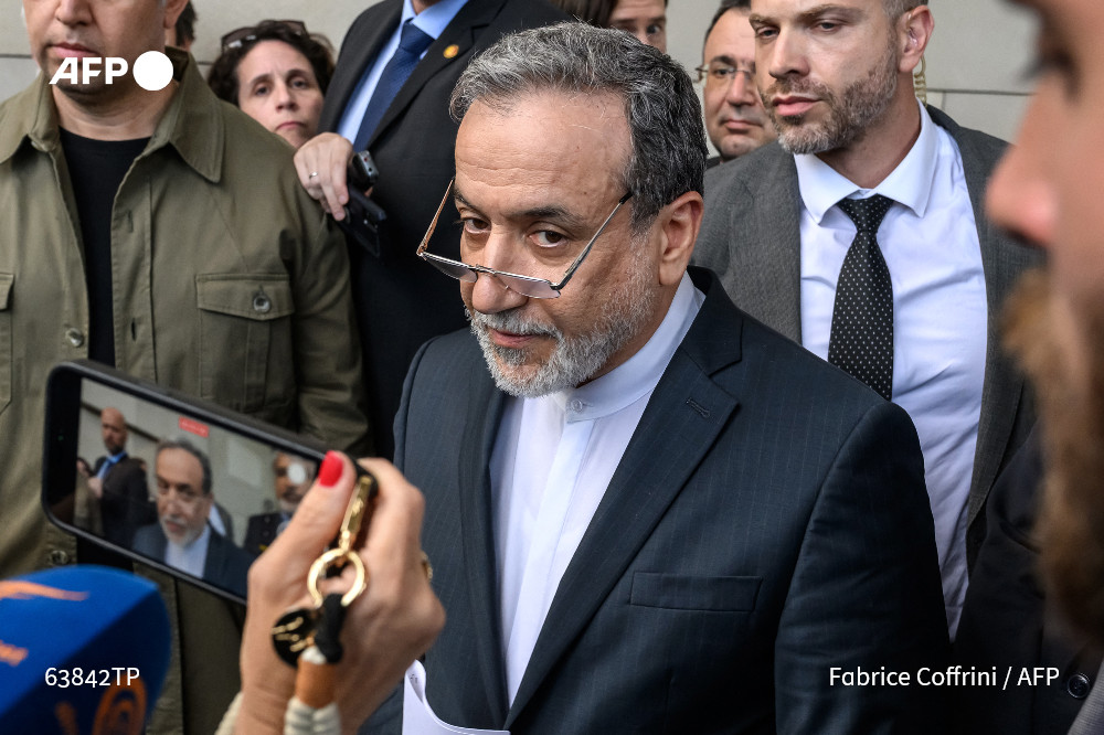 #UPDATE European powers on Friday urged Iran to revive diplomatic efforts with the United States to find a solution in the standoff over its nuclear program, but Tehran warned it could only consider diplomacy once Israel stops bombing it.

u.afp.com/SxJG