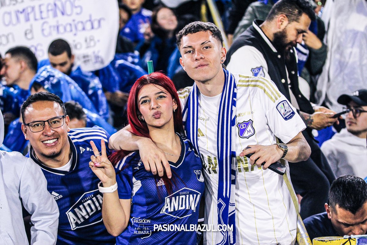 Ⓜ️⚽ La hinchada cumplió con un gran recibimiento al equipo. ¡SIEMPRE TE VOY A ALENTAR!

Búscate en nuestra galeria de hinchas en: facebook.com/permalink.php?… 

#YoCreoEnMillonarios