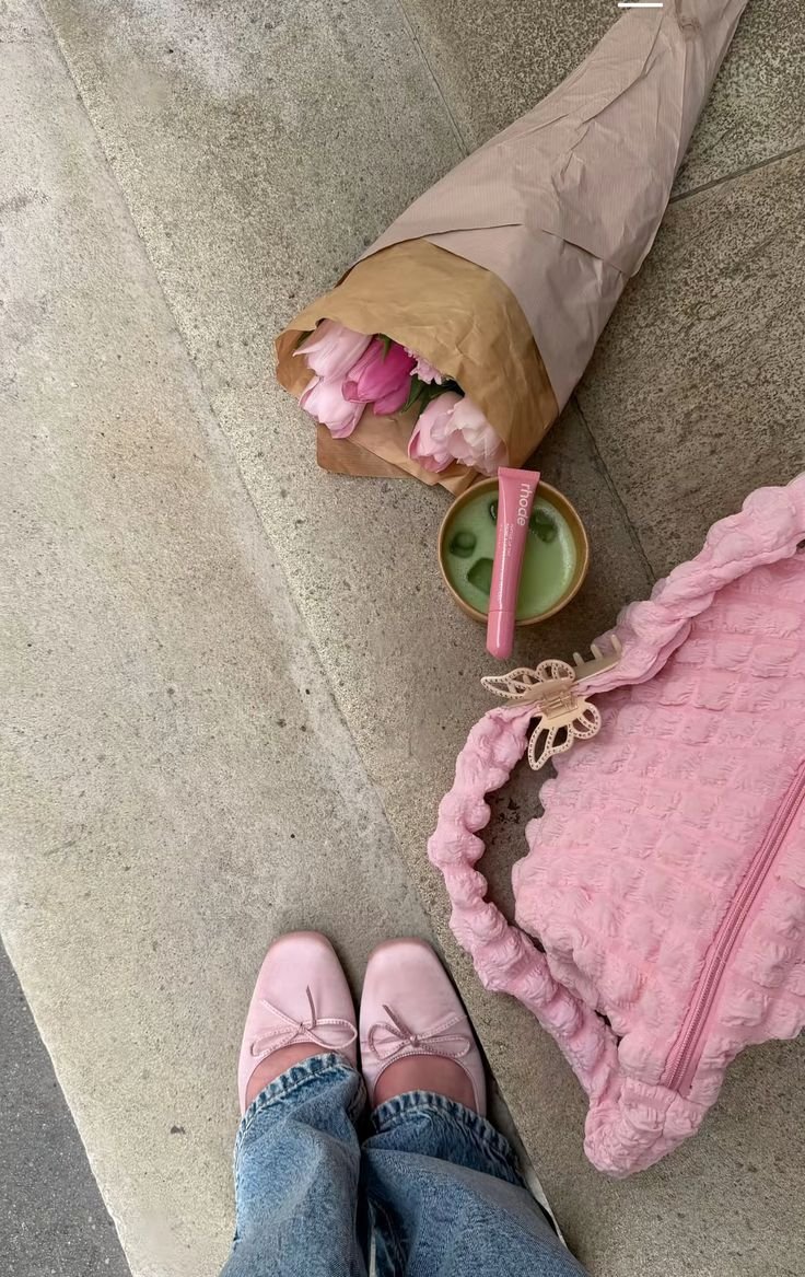 ETHEREALPRADA's tweet image. 🐱🩷