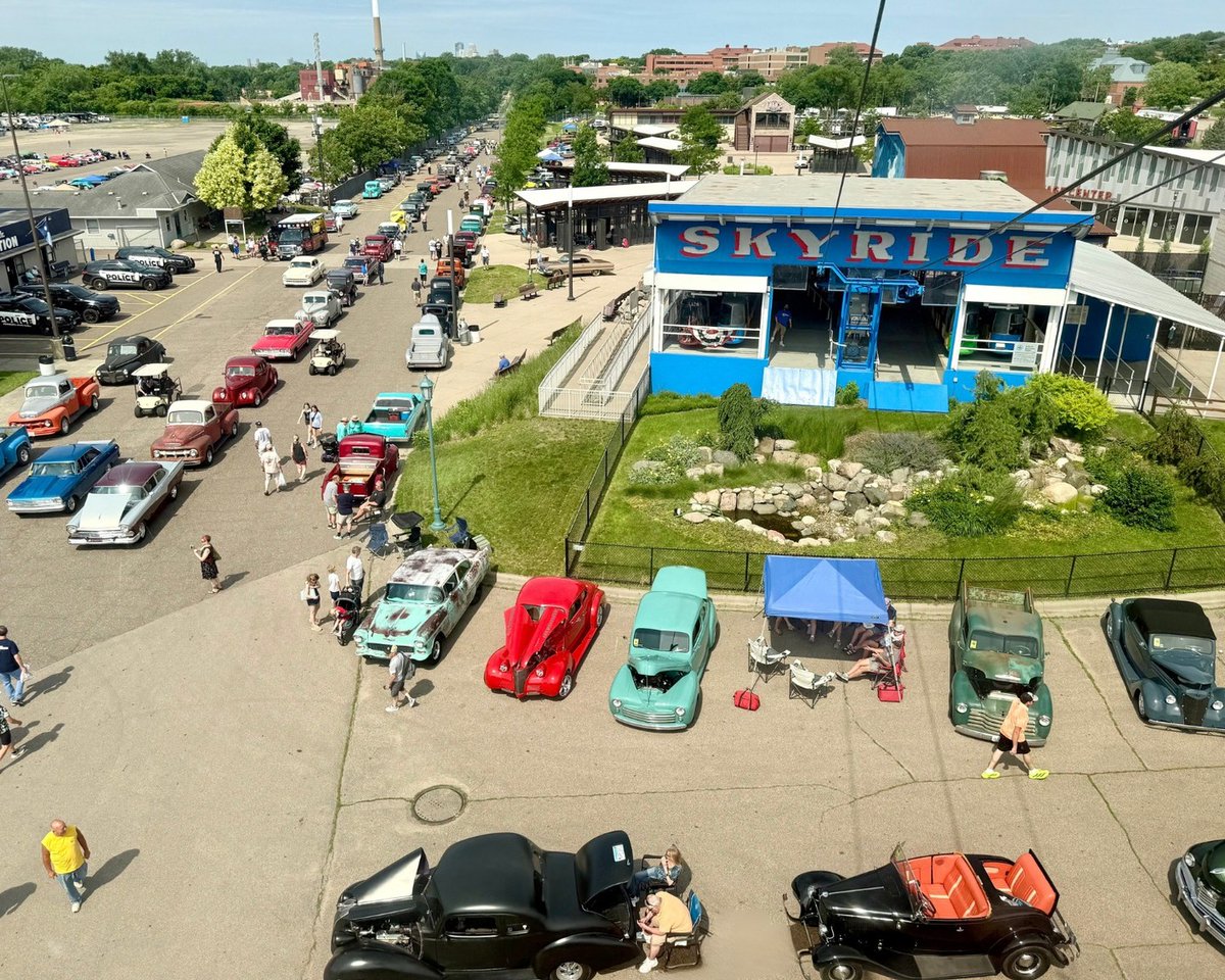 mnstatefair's tweet image. Get ready to cruise down memory lane! MSRA's Back to the Fifties is rolling into the fairgrounds this weekend. 🚗 🏁
Don’t miss classic cars, tasty fair food and more! Learn more: bit.ly/msfevents