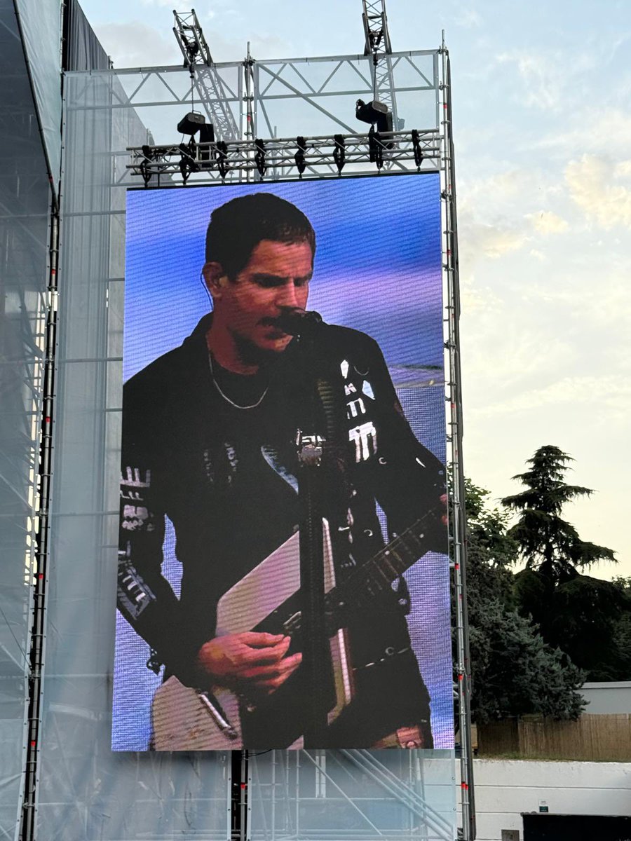 Molt gran avui <a href="/MarcDorian/">Marc Dorian</a> recordant a Tierno Galván a Madrid. <a href="/Dorian_Oficial/">Dorian</a>