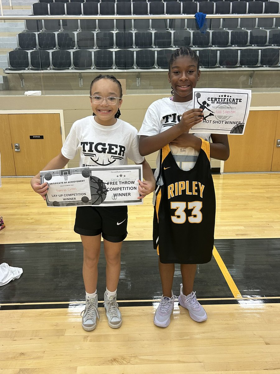 🏀Group 5(10-11yr olds)Competition Winners🏀

-Left to Right
Lay-Up Competition- Kamryn Green
Free Throw Competition- Kamryn Green
Hot Shot Competition - Addi Edgeston 
Lady Tiger Award- Addi Edgeston