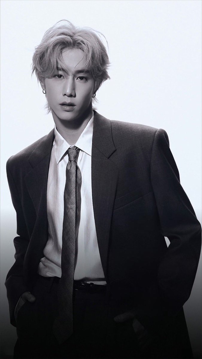 GOT7isOT7's tweet photo. mark tuan 🧎‍♀️🧎‍♀️🧎‍♀️ https://t.co/plLRmyGpUE