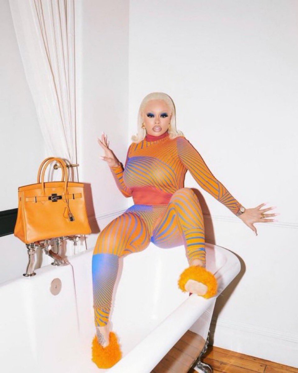 the last hot cheeto puff hiding in the corner of the bag :