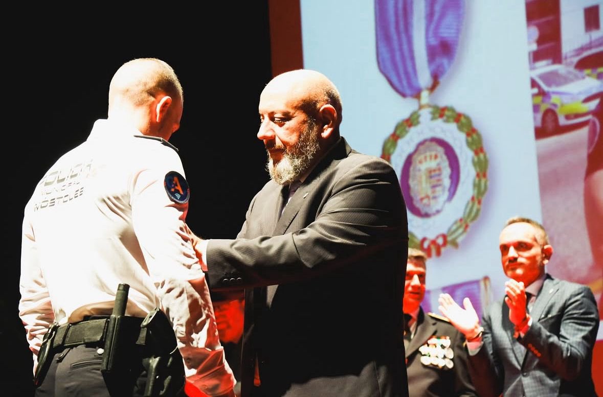👮‍♂️ Hoy hemos celebrado San Juan Bautista, patrón de la Policía Municipal de #Móstoles.
Un día especial para reconocer el compromiso y vocación de servicio de nuestros agentes.
#PolicíaMóstoles #SanJuanBautista #SeguridadCiudadana <a href="/AytoMostoles/">Ayuntamiento de Móstoles</a>