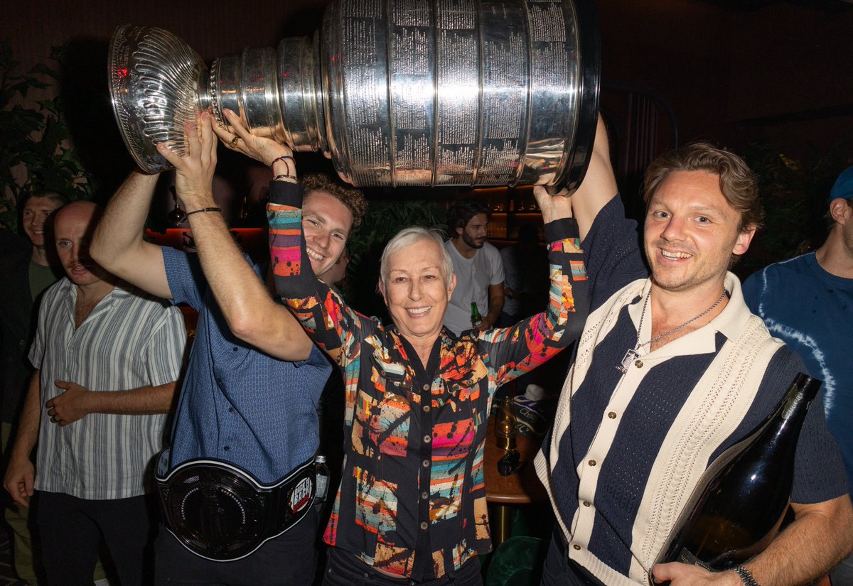 Tennis legend Martina Navratilova ran into the #FlaPanthers at dinner last year after they won and got to sip from the Stanley Cup.

This year, it looks like they invited her to the party!

📸: Alexander Tamargo/Getty Images
