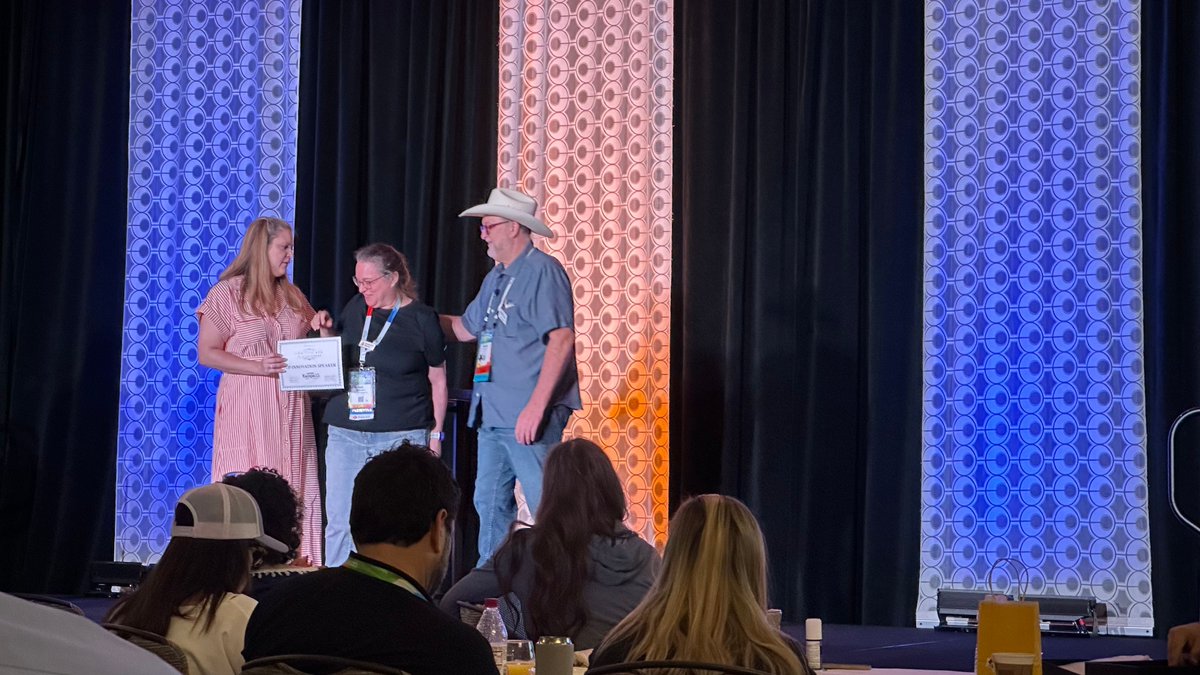 TalanOracleTech's tweet image. We’re proud to share that one of our own, @fuzziebrain, was recognized as a Top Innovation Speaker at #Kscope25 with @HeliFromFinland!
Their session wowed the crowd, and we’re thrilled to see their work celebrated by the Oracle community.
Congrats, Adrian and Heli!