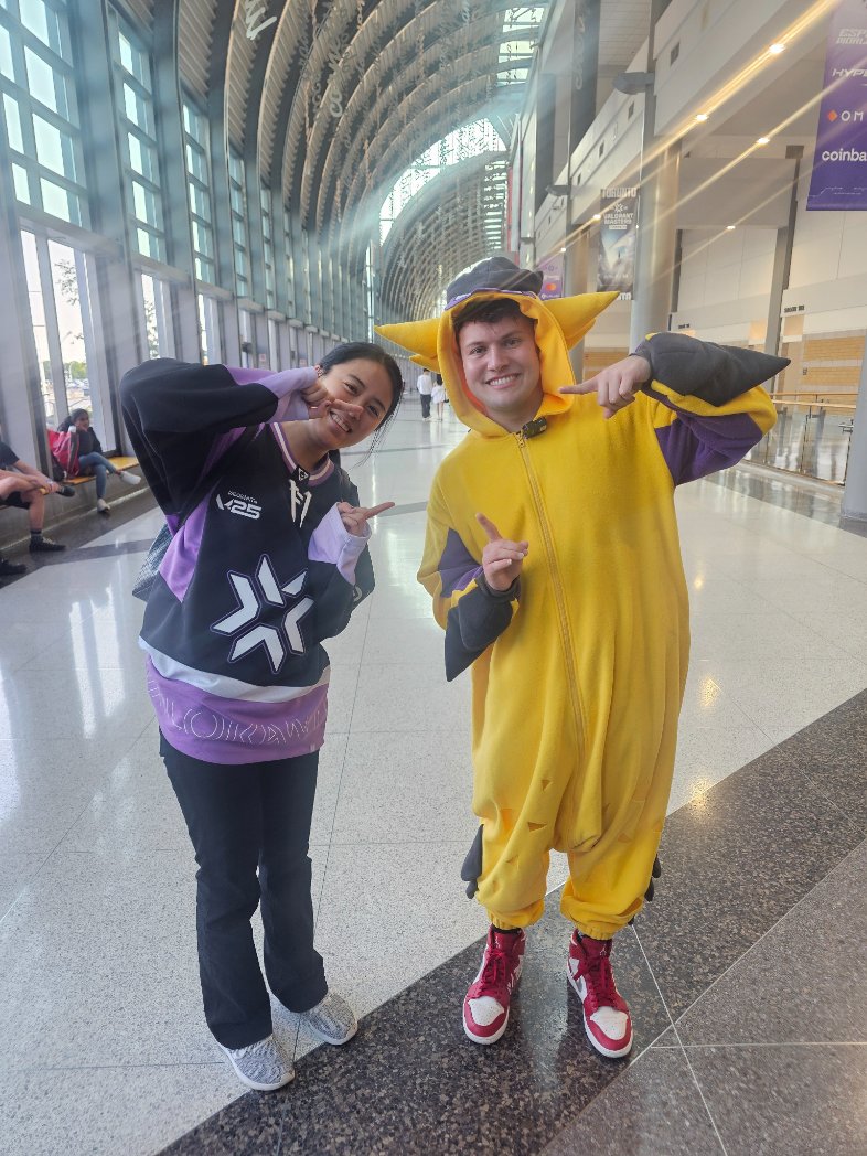Moonlight (@mewnlight) on Twitter photo Guess who made the best wingman impression and secured a ticket to the grand finals?
Thank you <a href="/valesportsna/">VALORANT Esports NA</a> 😊 Guess who made the best wingman impression and secured a ticket to the grand finals?
Thank you <a href="/valesportsna/">VALORANT Esports NA</a> 😊