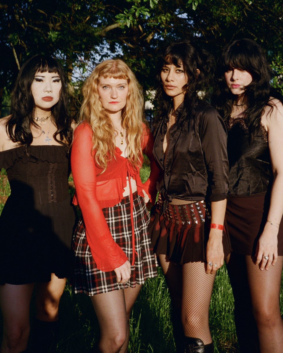 L.A. WITCH tweet media